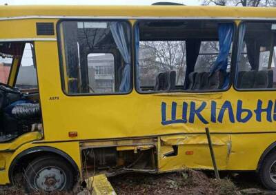 На Львовщине школьный автобус с детьми столкнулся с грузовиком