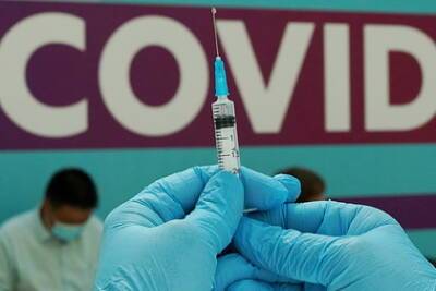Психиатр рассказал россиянам о снижении тревоги с помощью прививки от COVID-19
