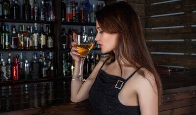 Экономист заявил о переключении на суррогат при росте цен на спиртное
