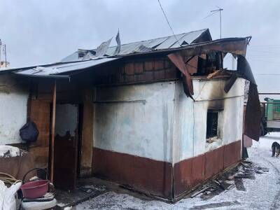В Нижней Якушке горел дом. Хозяин квартиры надышался угарным газом и попал в больницу