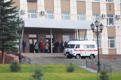 «Здравоохранение истребляют». В больнице Катав-Ивановского района сокращают ставки