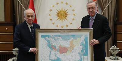 Турецкие националисты подарили Эрдогану карту "тюркского мира" с половиной России