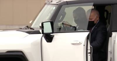 Джо Байден испытал первый 1000-сильный электромобиль Hummer (видео)