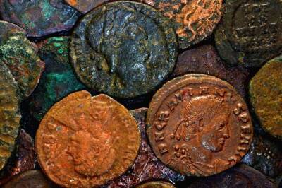 Историки выявили периоды процветания Древнего Рима, проведя мюонный анализ монет