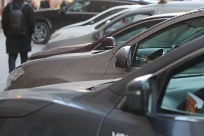 Новые тарифы на эвакуацию автомобилей утвердили в Петербурге