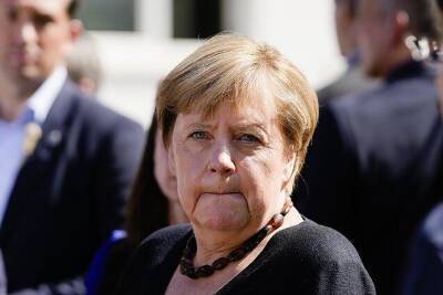 Меркель обвинили в создании теневого ведомства канцлера