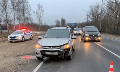 В Рязанской области на въезде в Путятино столкнулись Lada Kalina и Kia Rio