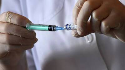 Сенатор Круглый напомнил о необходимости вакцинации во время пандемии