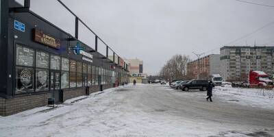 Крытую автостоянку на левом берегу Новосибирска превратили в супермаркет