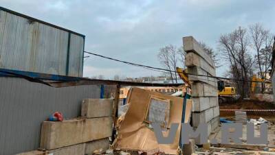 Появились кадры с места гибели двух рабочих на стройке в Лефортово