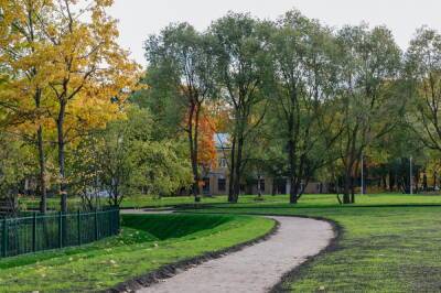 Благоустройство Фермского парка завершилось в Петербурге