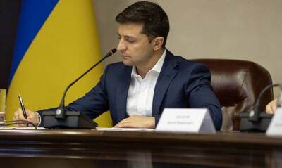 Президент Украины ввел санкции против 23 сотрудников российских спецслужб