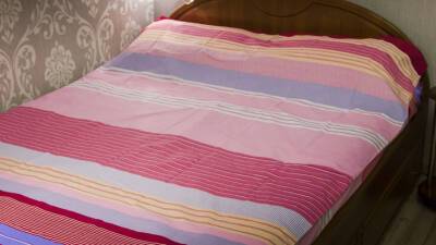 С клещами, токсинами и дурным запахом: Роскачество проверило одеяла