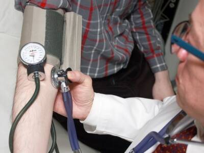 «Вызывайте «скорую»: кардиолог Конев раскрыл опасный показатель частоты пульса