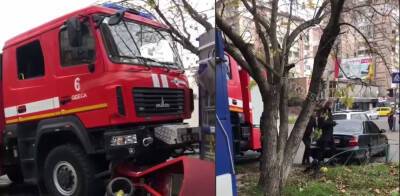 В Одессе пожарная машина протаранила киоск: первые кадры масштабного ДТП