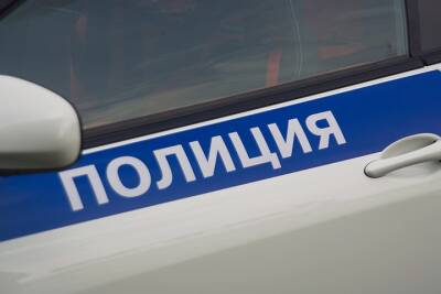 Калужская полиция начала проверку из-за фото полуобнаженной девушки на фоне храма