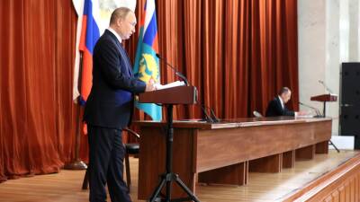 Путин назвал Россию миролюбивой страной и частью международного сообщества
