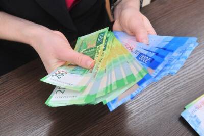 Откладывать деньги с зарплаты не удается 40% москвичей – исследование