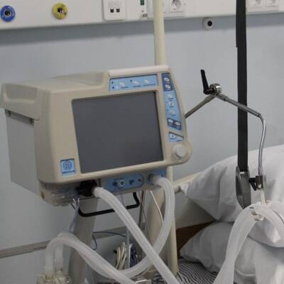 Количество госпитализаций пациентов с коронавирусом в Крыму за неделю снизилось