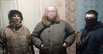 СБУ задержали предполагаемого агента РФ, собиравшего данные о военных и патриотах (фото)