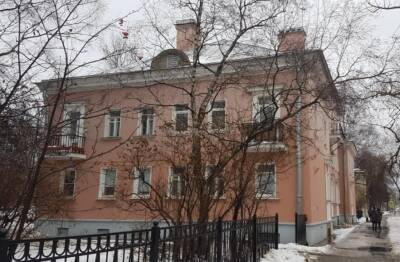 В Петербурге дом выставили на продажу вместе с жильцами