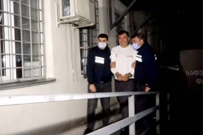Адвокат: Саакашвили упал в тюремной больнице и потерял сознание