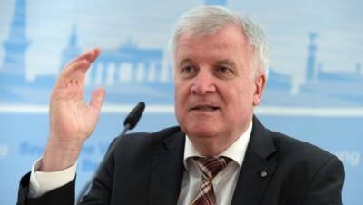 Зеехофер опроверг Эйсмон: Германия не будет принимать беженцев из Белоруссии