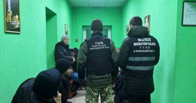 Пограничники предотвратила попытку мигрантов проникнуть из Беларуси в Украину (ВИДЕО)