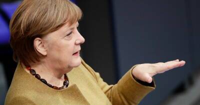Меркель не удивилась публикации Россией переписки по "нормандской" встрече