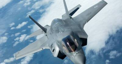 Великобритания обратилась к США, чтобы поднять обломки утонувшего F-35