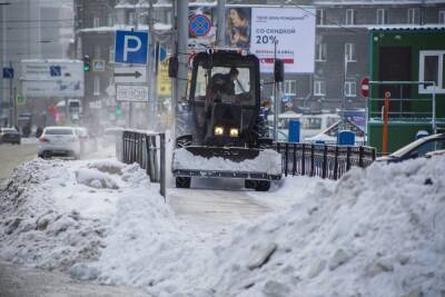 Лучше всего убирают снег в Новосибирске на Первомайке