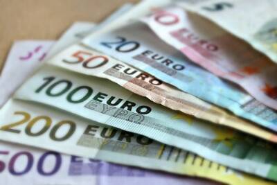 Курс евро вырос до 82,99 рубля