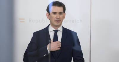Экс-канцлера Австрии лишили иммунитета: его обвиняют в коррупции