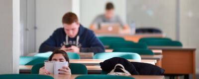 Больше половины студентов, изучающих информационные технологии, хотели бы уехать из России