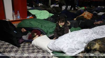 ФОТОФАКТ: Ночь прошла спокойно - утро беженцев в ТЛЦ