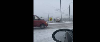 Первые жертвы снега: в Елецком KIA улетела с дороги (видео)