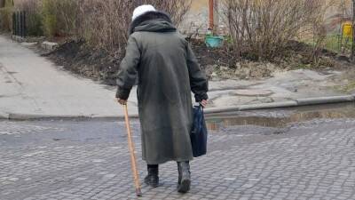 Оживленную трассу для прохода пенсионерки перекрыли в Калининграде