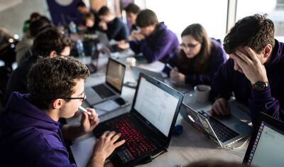 Больше половины студентов IT-специальностей намерены покинуть Россию