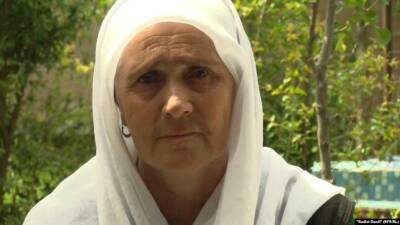 В Таджикистане 65-летнюю мать известного блогера подозревают в хулиганстве