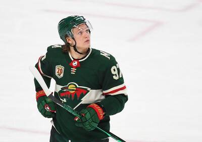 Российский хоккеист стал первой звездой дня в НХЛ