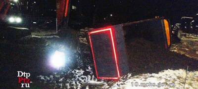 Стройки Петрозаводска превращаются в ловушки — в траншею упал второй самосвал за неделю (ФОТО)