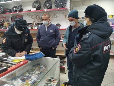 В Серове полиция проверила коммунистов, собирающих подписи против QR-кодов