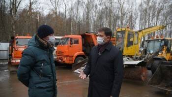 Мэр Вологды проверил готовность техники для зимней уборки улиц