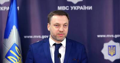 Денис Монастырский заявил, что полиция получила доступ к телефону Антона Полякова
