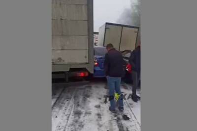 Снег спровоцировал масштабное ДТП в Сумской области