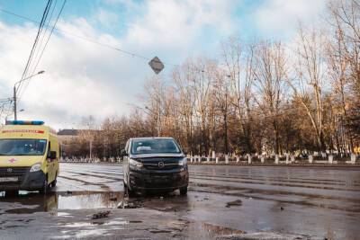 На проспекте Ленина серьёзная авария: Opel столкнулся с Kia