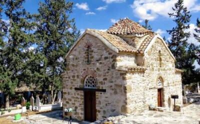 святой Петр - святой Павел - Храм XII века рядом с селением Ниссу - vkcyprus.com - Кипр