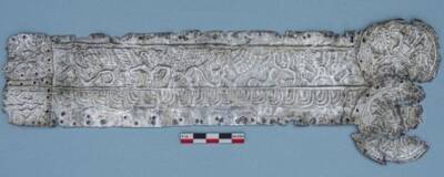 На Среднем Дону в кургане найдена серебряная накладка с изображением скифских богов