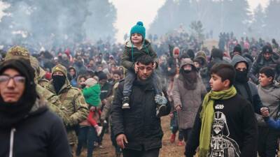 Беженцы на белорусской границе пожаловались на дорожающую шаурму