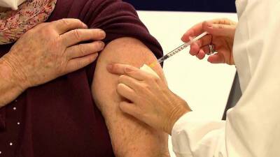 Австрия вводит всеобщую обязательную вакцинацию от коронавируса